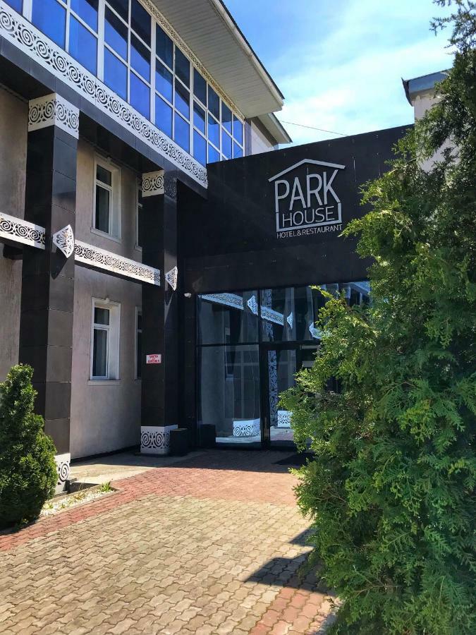 Park House Taldykorgan Hotell Eksteriør bilde