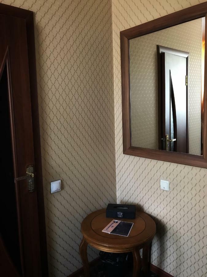 Park House Taldykorgan Hotell Eksteriør bilde